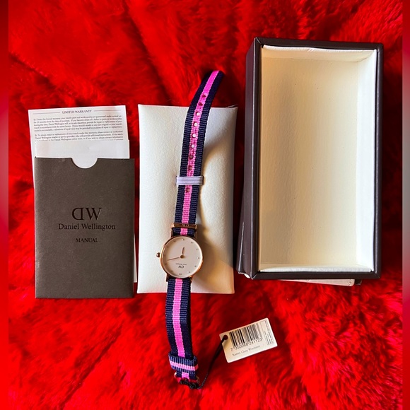 Daniel Wellington Classy Winchester Authentic Women\'s watch 27mm